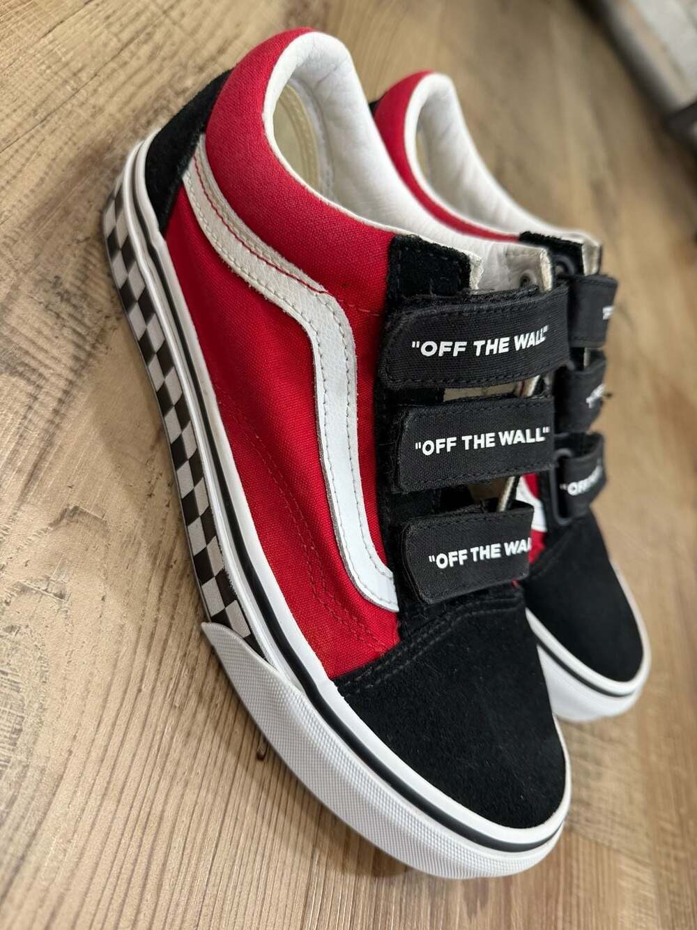 Vans Old Skool V Logo Pop Black Red Checkerboard Velcro Sneakers Unisex M6.5/W8 - Picture 3 of 8